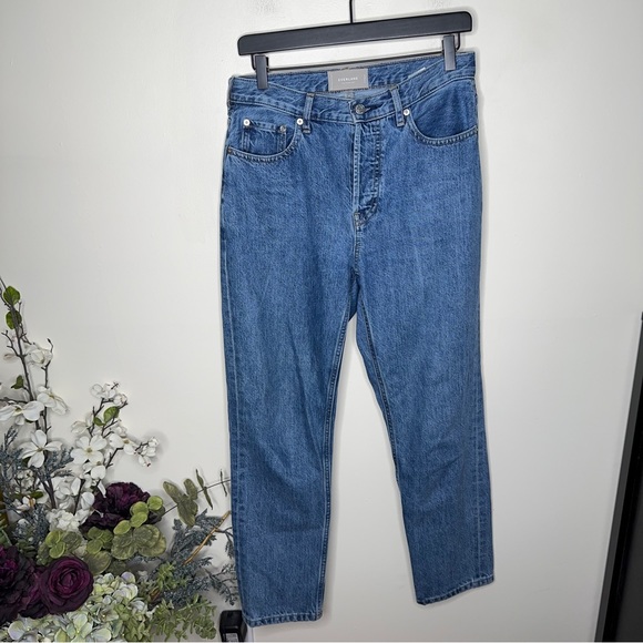 EVERLANE The Original Cheeky Straight Jean Medium Wash {3L15} - Picture 2 of 5